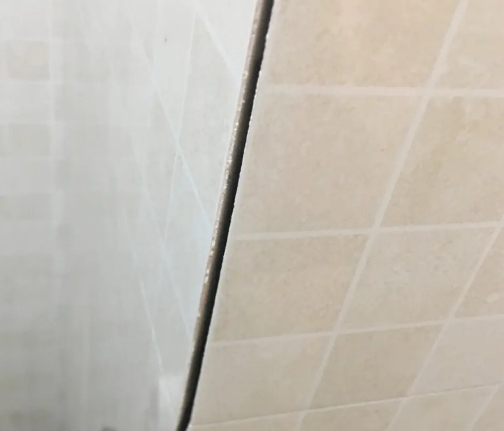 管城瓷砖空鼓维修公司分享阳台瓷砖脱落的修复过程可以分为以下几个步骤